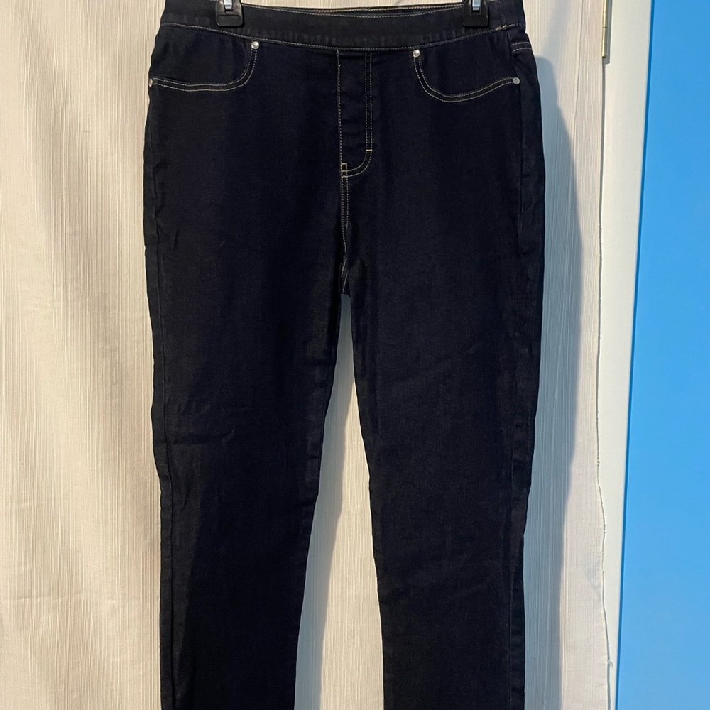 Dana Buchman stretch jeans, straight leg